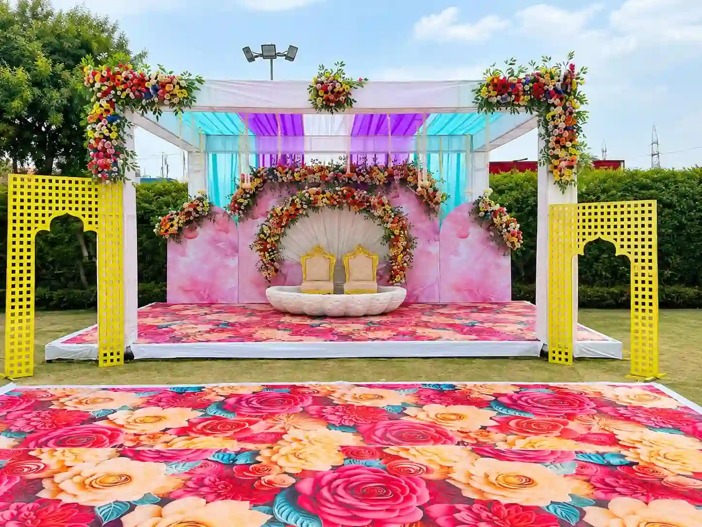 balloon decoration Multicolour Garden Haldi Setup Decor